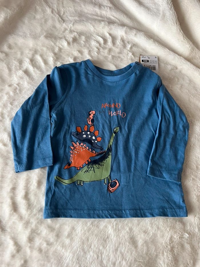 Tee shirt manche longue dinosaure