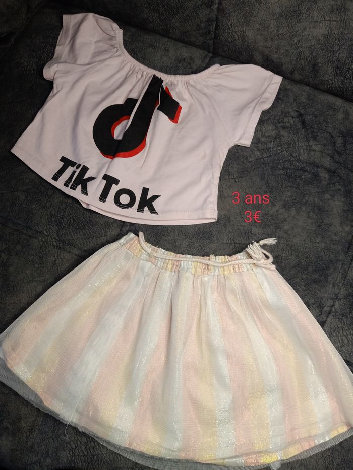 Lot de vêtements fille de 2.3.4 ans - photo numéro 3