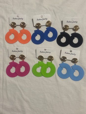 Lot 6 boucles d’oreilles neuf 