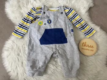 Ensemble Disney Baby t shirt et salopette 3 mois 🤍