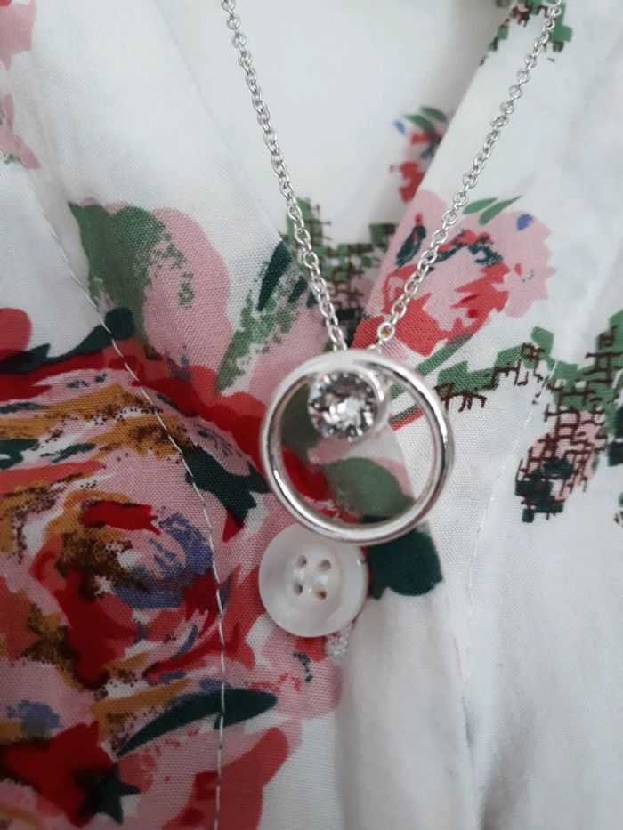 Collier avec pierre swarovski - photo numéro 2