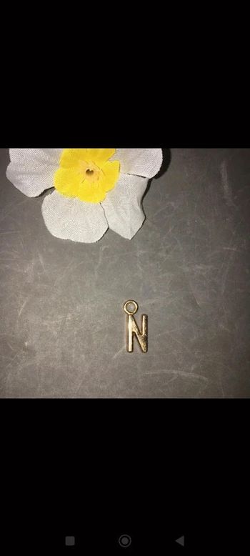 pendentif fantaisie métal doré lettre N ou autres lettre de l'alphabet