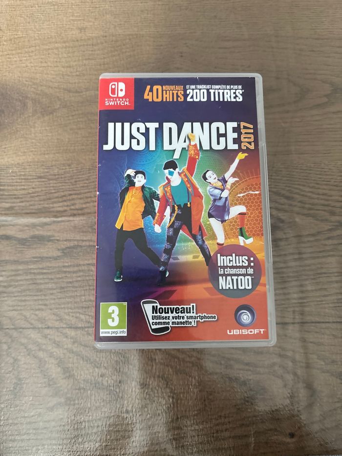 Switch avec 7 jeux et accessoires - photo numéro 3