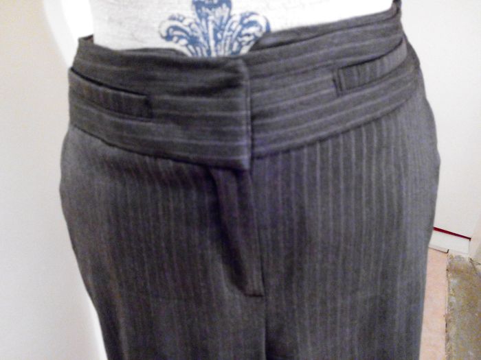 Faby27800 Pantalon pantacourt femme mi-mollet "Camaieu" gris à rayures 2 poches devant 2 fausses po - photo numéro 2