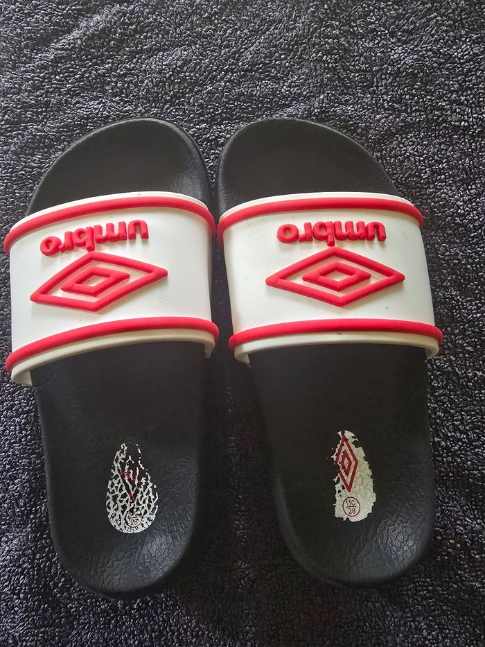 Claquette Umbro taille 28