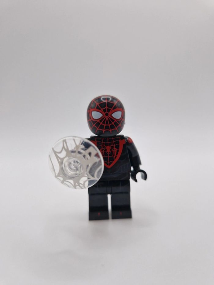 Figurine type lego Miles Morales Spiderman Marvel