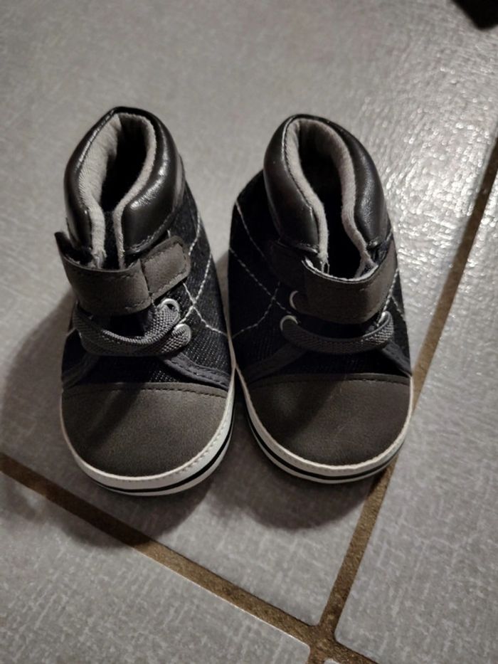 Chaussures montantes bébé P.18
