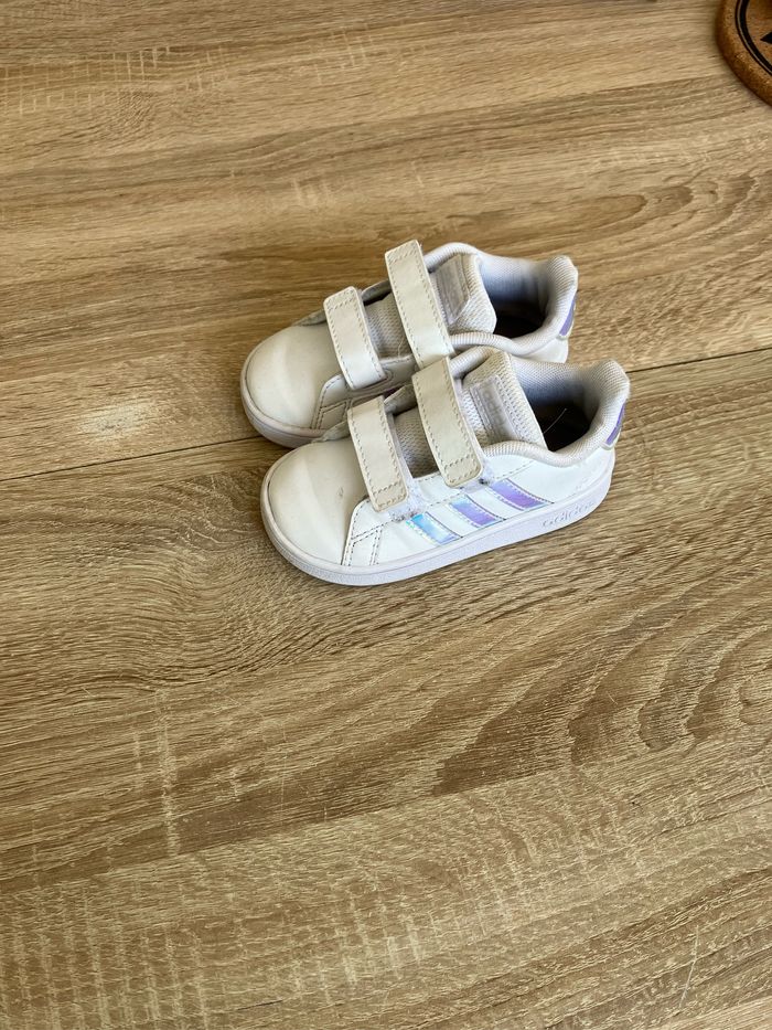 Baskets adidas 22 - photo numéro 3