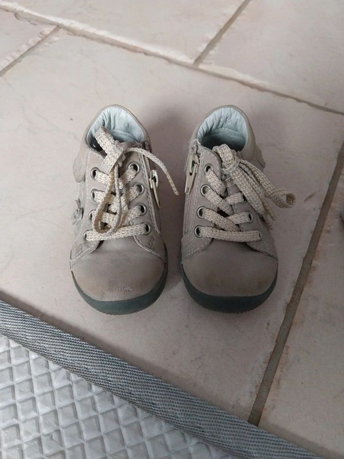 Chaussures fille taille 19