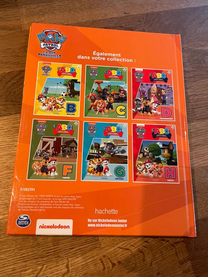 Livre La Pat Patrouille Paw Patrol L’ABC lettres chiffres formes et couleurs La lettre E - photo numéro 3