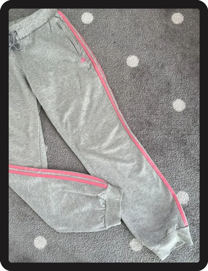 Adidas Pantalon Sport Gris Bande rose Taille 36/38/S - photo numéro 2