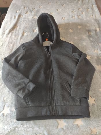 Veste molletonnée garçon taille 8 ans