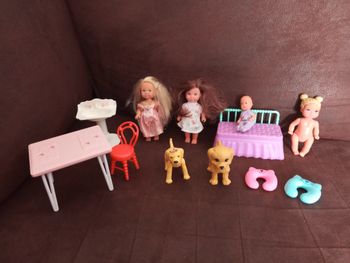 Lot d'Accessoires, Enfants, Chiens et Mobilier pour poupée Barbie ou autres