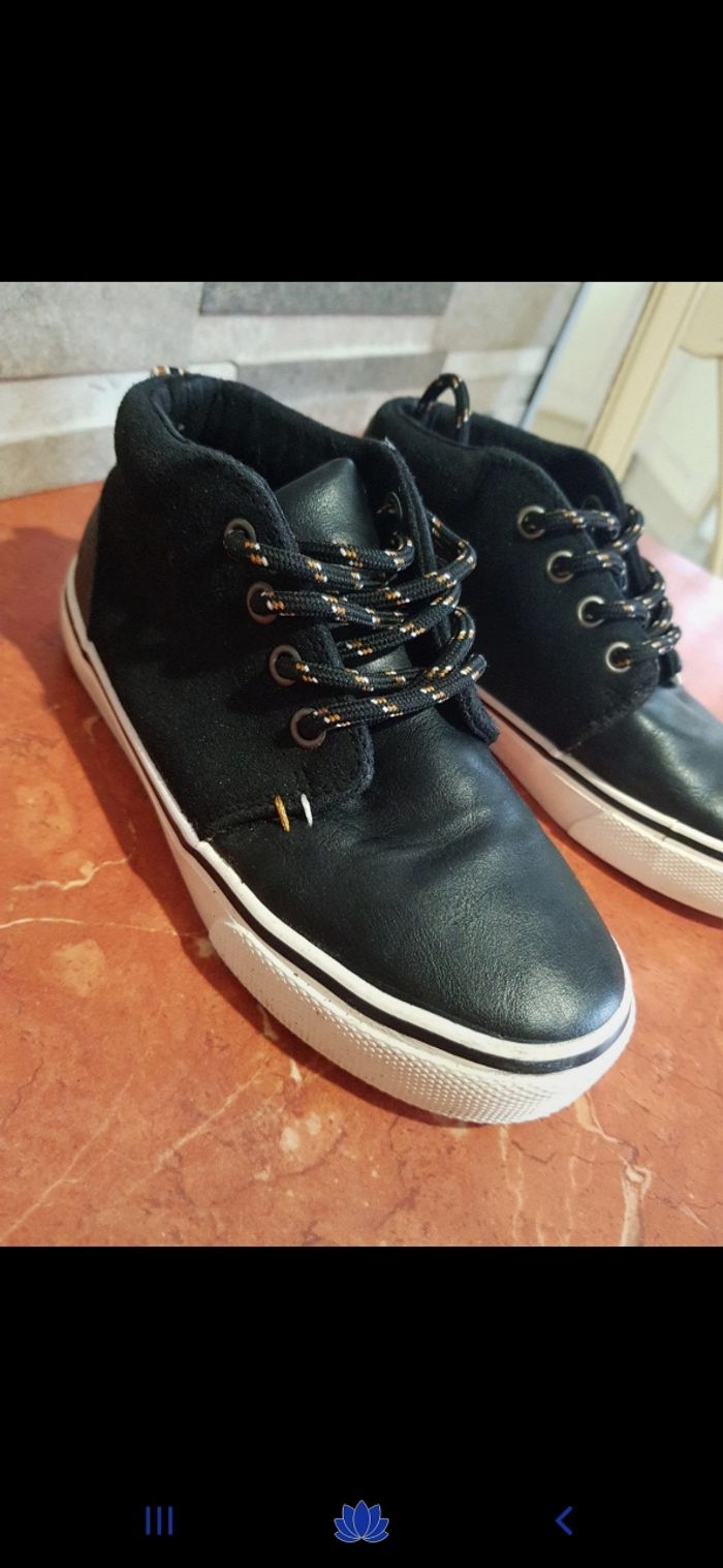 Chaussures garçon taille 28 - photo numéro 2