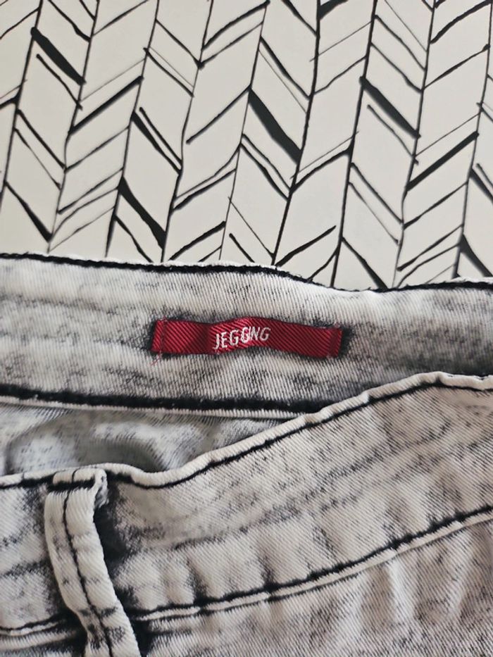 Pantalon marque Zara - photo numéro 3