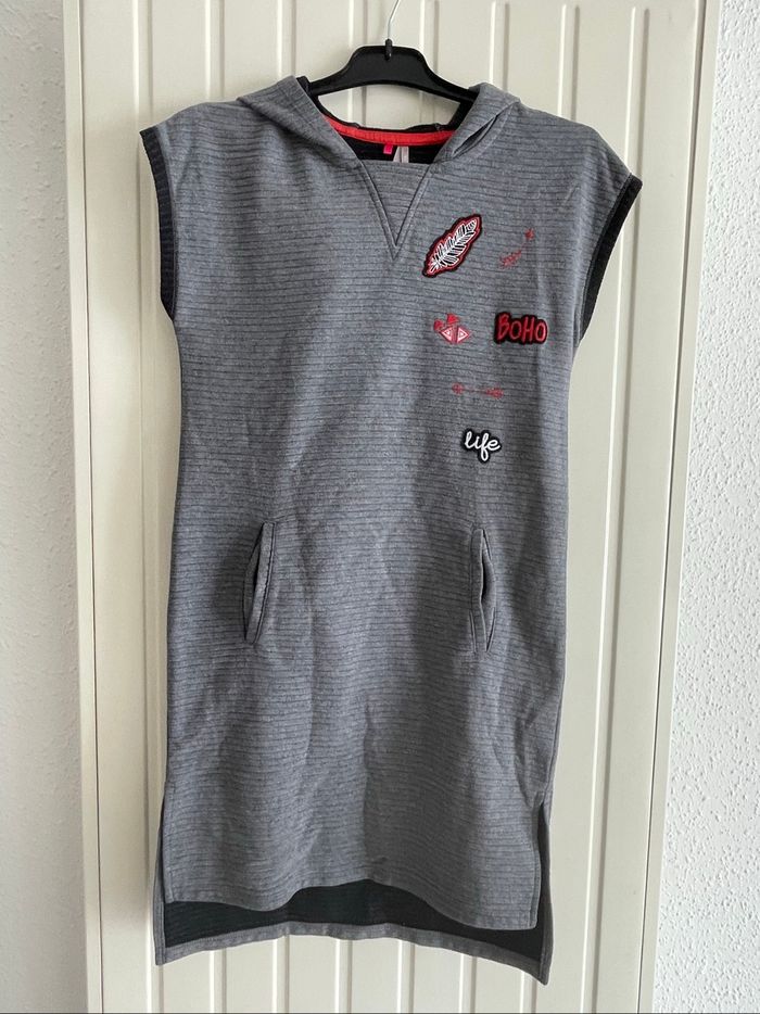 Robe à capuche