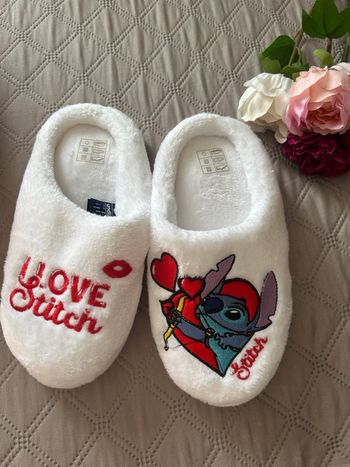 Chaussons Stitch Disney x Undiz – Blancs et Rouges – Taille 36/37 – Neufs
