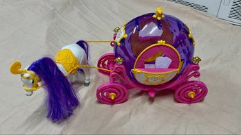 Carrosse pour poupée style Barbie 