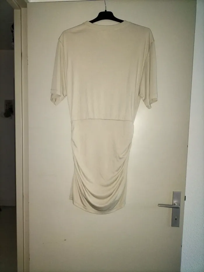 Robe crème - photo numéro 2