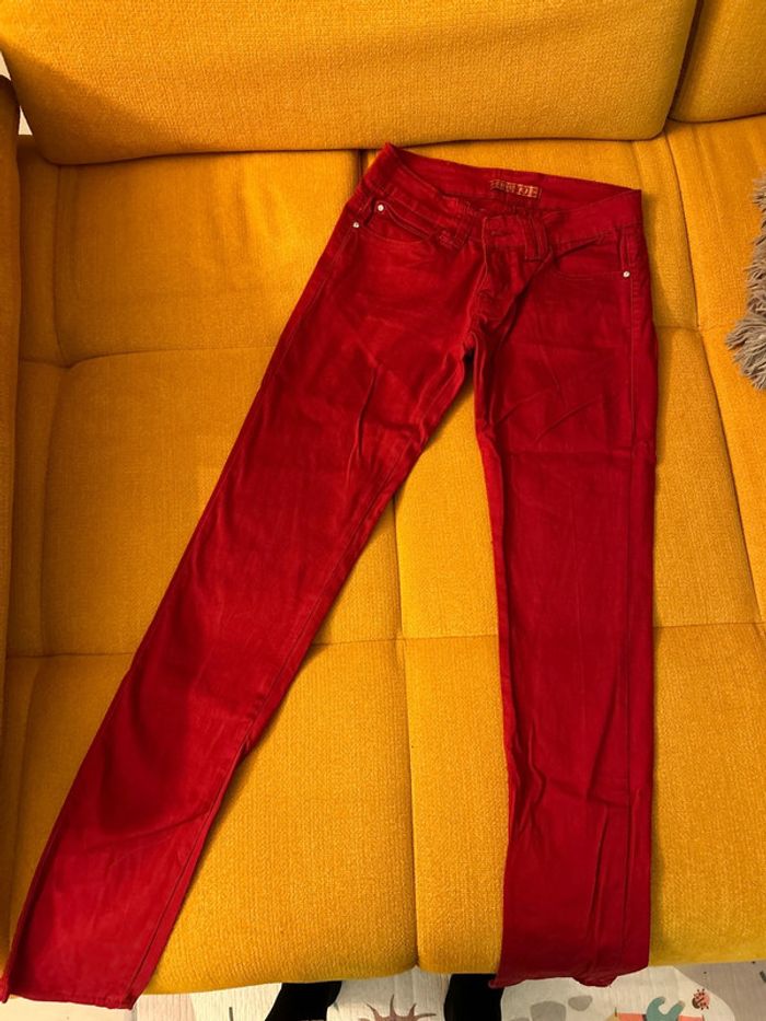 Pantalon rouge taille 40