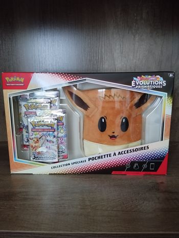 Pokémon coffret collection spéciale pochette à accessoires évolutions prismatiques