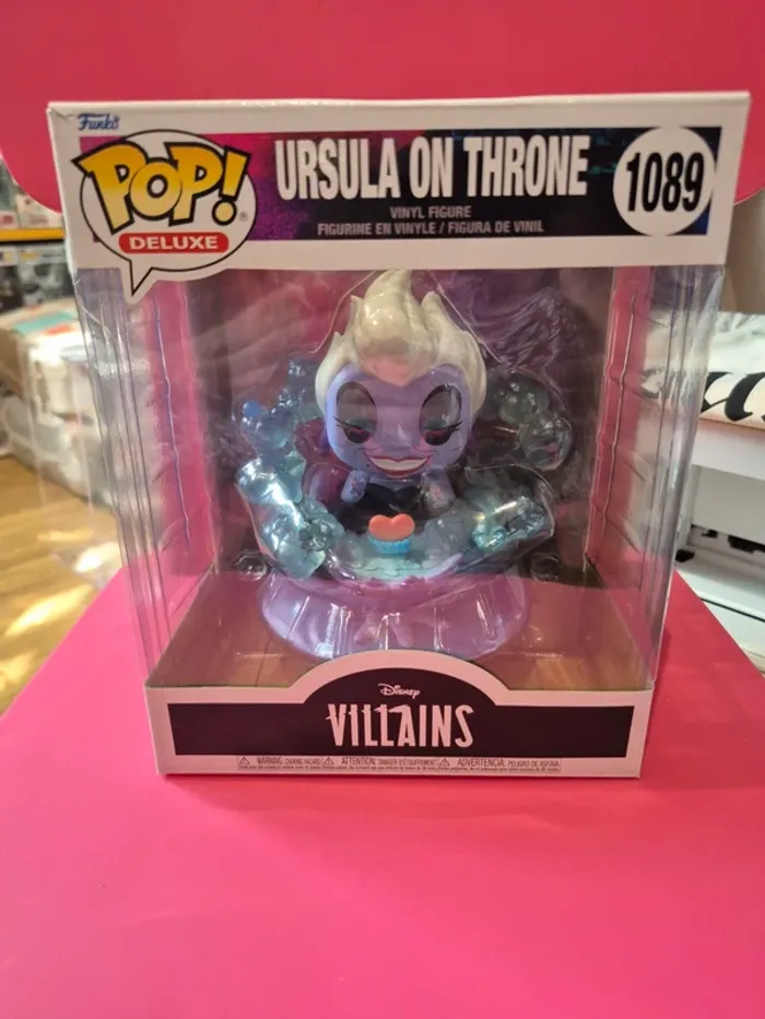 Funko pop Disney villains ursula on throne 1089