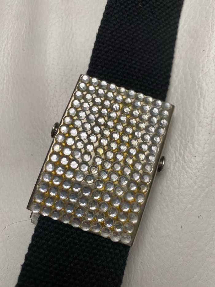 Ceinture noire plaque avec strass