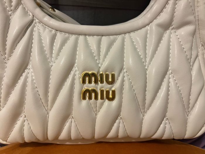 Sac à main miu miu blanc - photo numéro 4