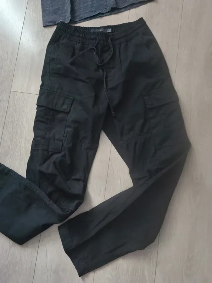 Pantalon cargo noir Bershka XS - photo numéro 2