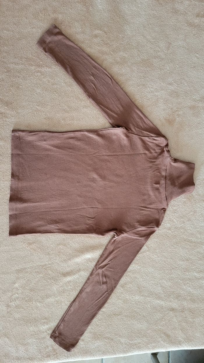 Teeshirt à manches longues et col roulé 8 ans - photo numéro 5