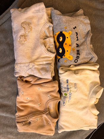 Lot pyjamas bébé