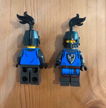 1 minifigurine lego castle Black Falcon son épée