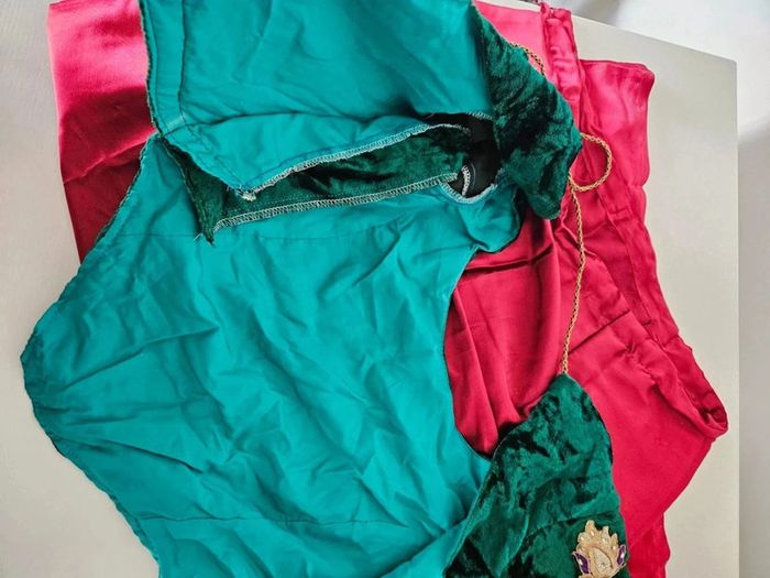 Véritable magnifique sari île Maurice brodé fait à la main rouge et vert velour robe indienne - photo numéro 14