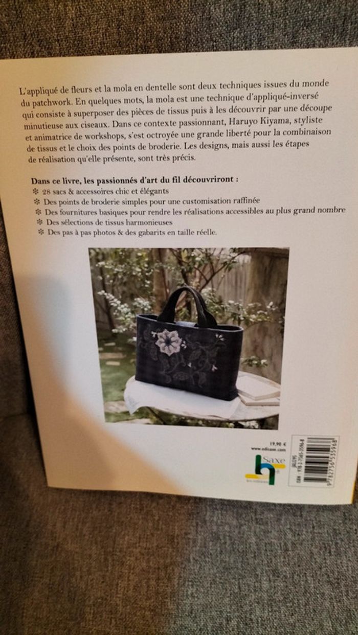 Fleurs appliquées &Mila en dentelles - photo numéro 2