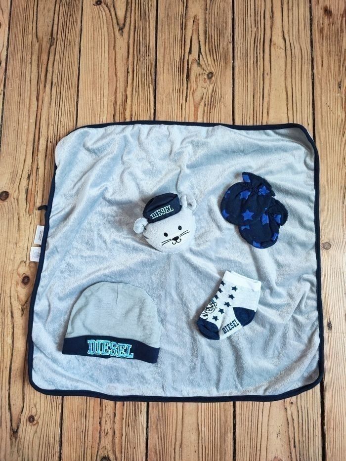 Ensemble doudou, bonnet,moufle et chaussettes