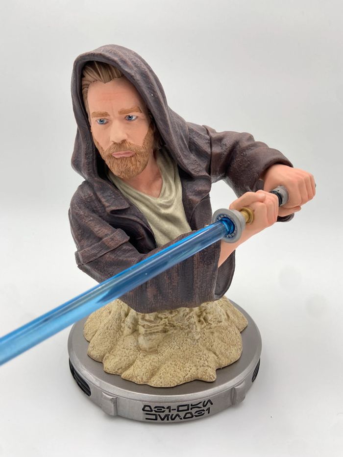 Buste de collection Disney Parks 2022 Star Wars Galaxy's Edge série Obi-Wan Keno édition limitée - photo numéro 3