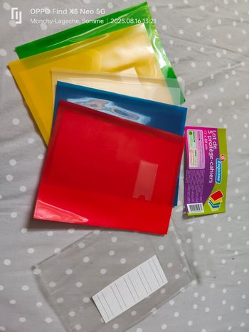 5 protège-cahiers17x22cm plastique avec marquage pages intégré et étiquette  Neuf  Réduction jusqu'à -70%