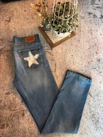 Levi’s 502