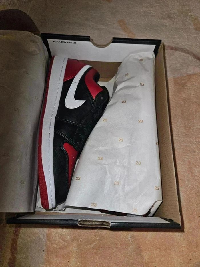Nike Air Jordan 1 low red White black Taille 43 - photo numéro 8