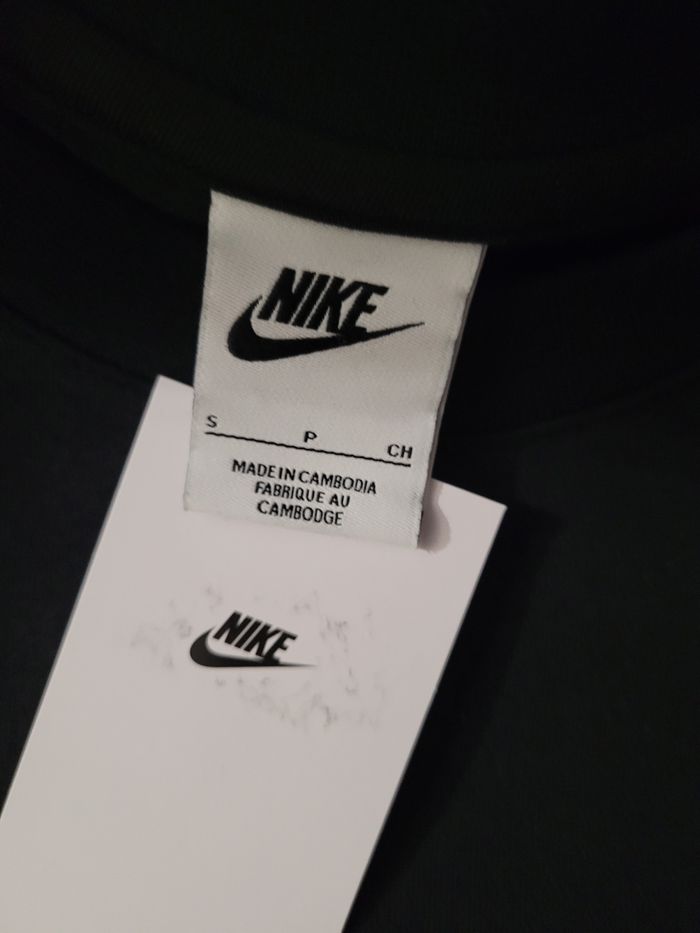 Pull nike neuf - photo numéro 4