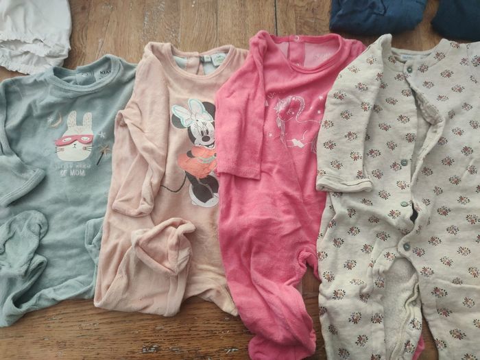 Lot 4 pyjamas 9 mois