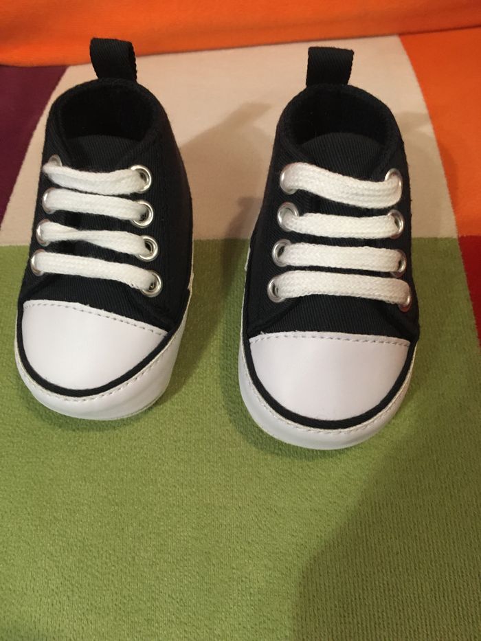 Chaussures bebe neuves taille 3-6 mois - photo numéro 2