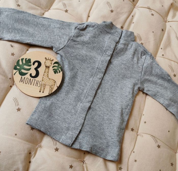 Sous pull avec col gris 3 mois - photo numéro 2