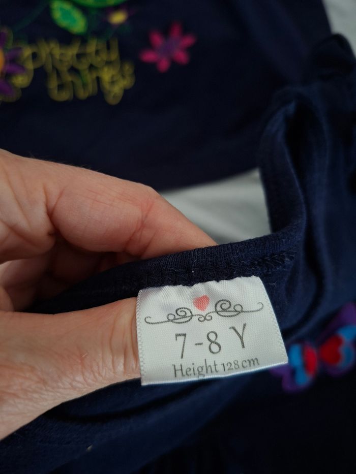 Lot robes 7 ans et culottes neuves - photo numéro 6