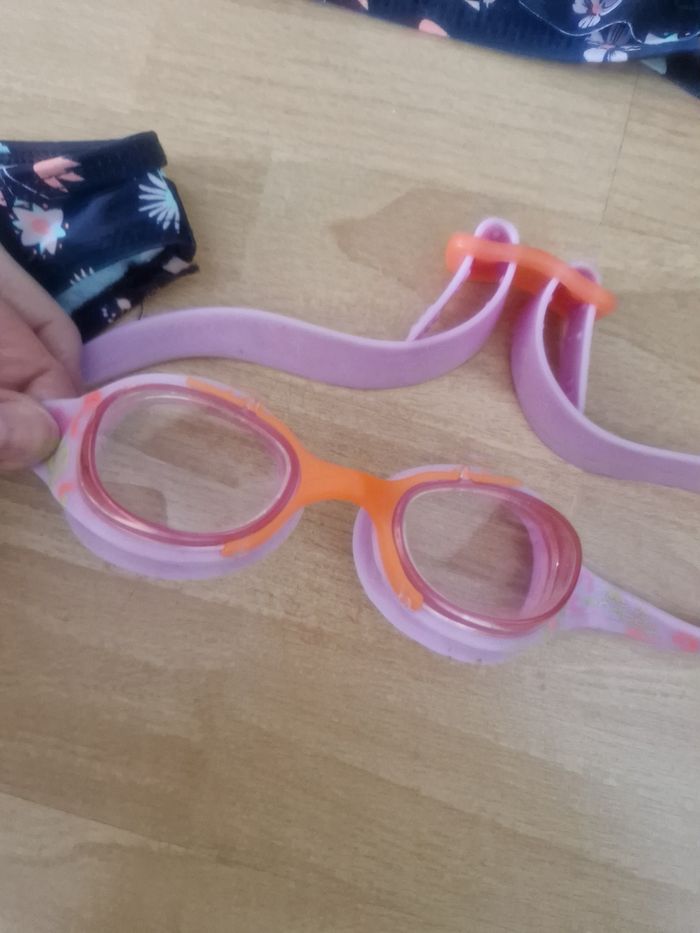 Maillot de bain + lunettes - photo numéro 2