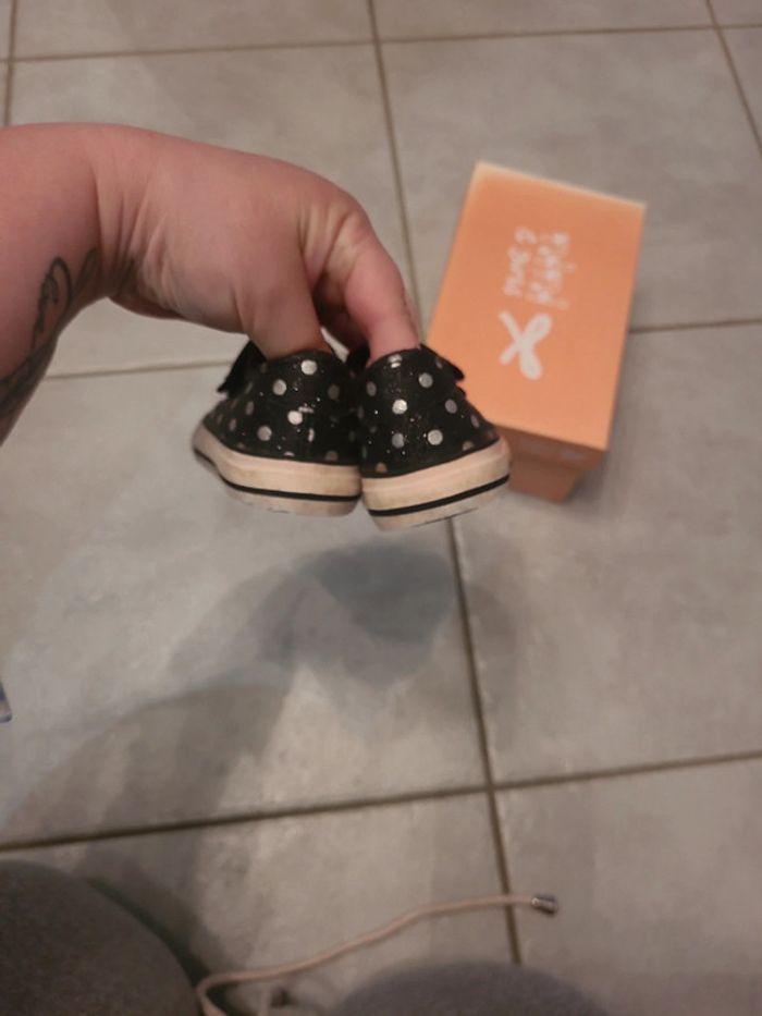 Baskets noir et argent à paillettes et scratchs - photo numéro 3