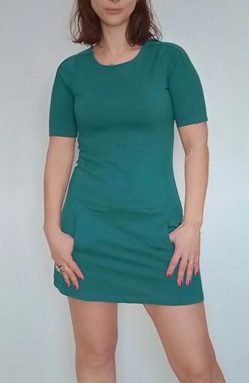 Robe courte émeraude neuve