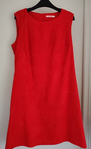 robe sans manche en suedine