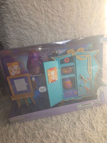 Poupée disney princesse Raiponce animator : armoire d'artiste disneyland paris - disney store