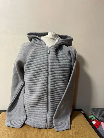 Gilet garçon taille 140/146